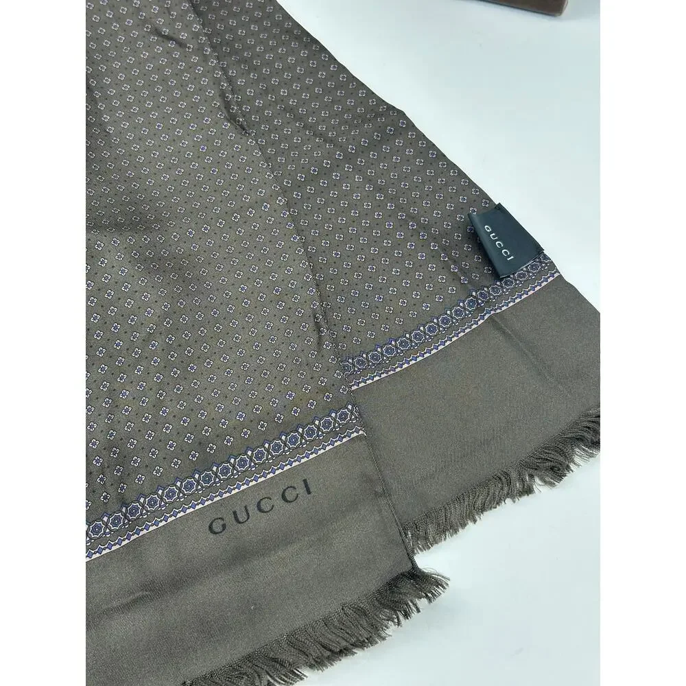 GUCCI Silk Ascot Scarf Olive Green Medallion Made In Italy 52